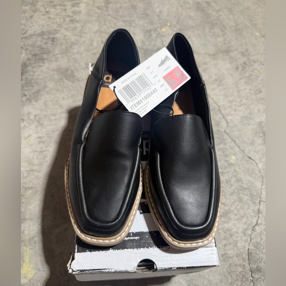 “New” Dolce Vita FLIRTY Black Slip-On Leather Loafers